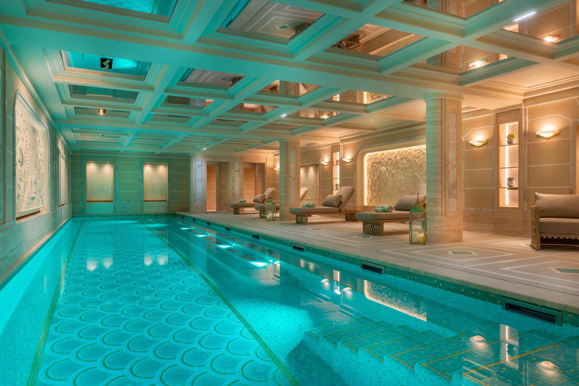 La piscine de l’Hôtel du Collectionneur La piscine de l’Hôtel du Collectionneur